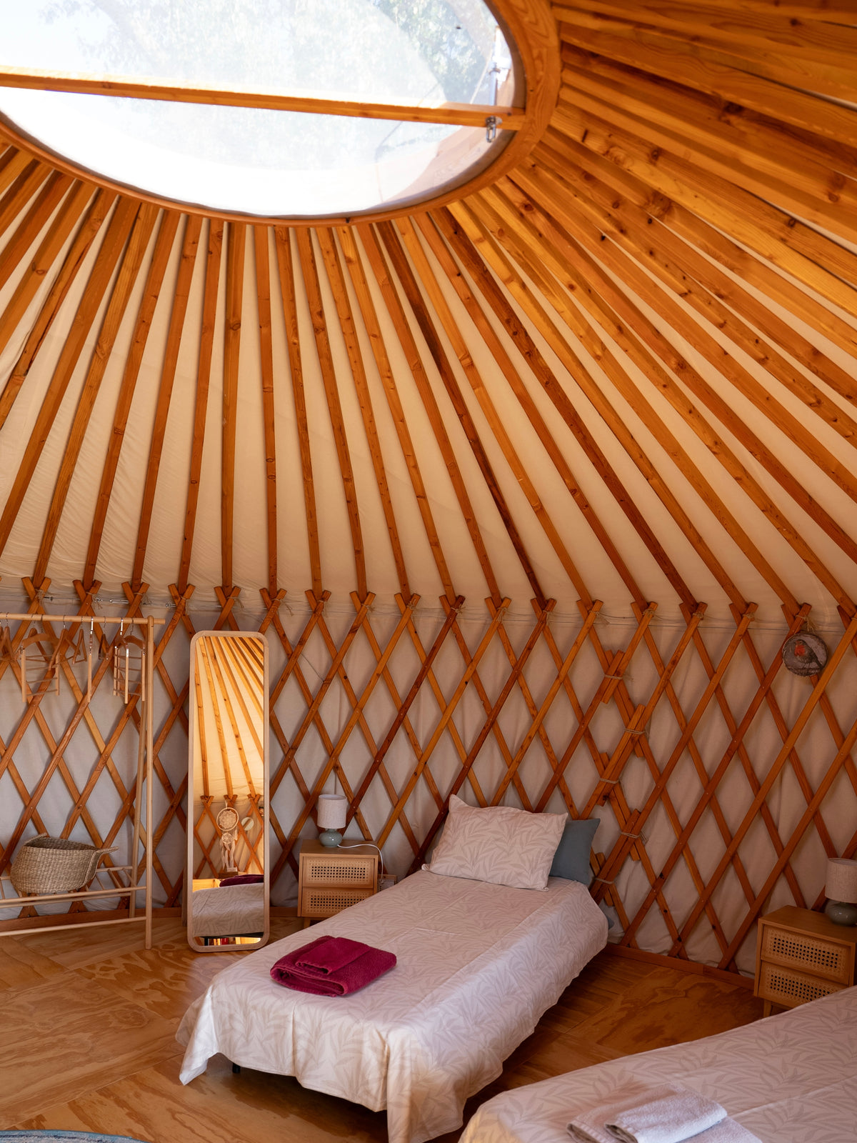 WEEKEND OLISTICO YOGA & NATUROPATIA RETREAT MONFERRATO 13-15 NOVEMBRE conferma la tua presenza versando ora l’acconto!